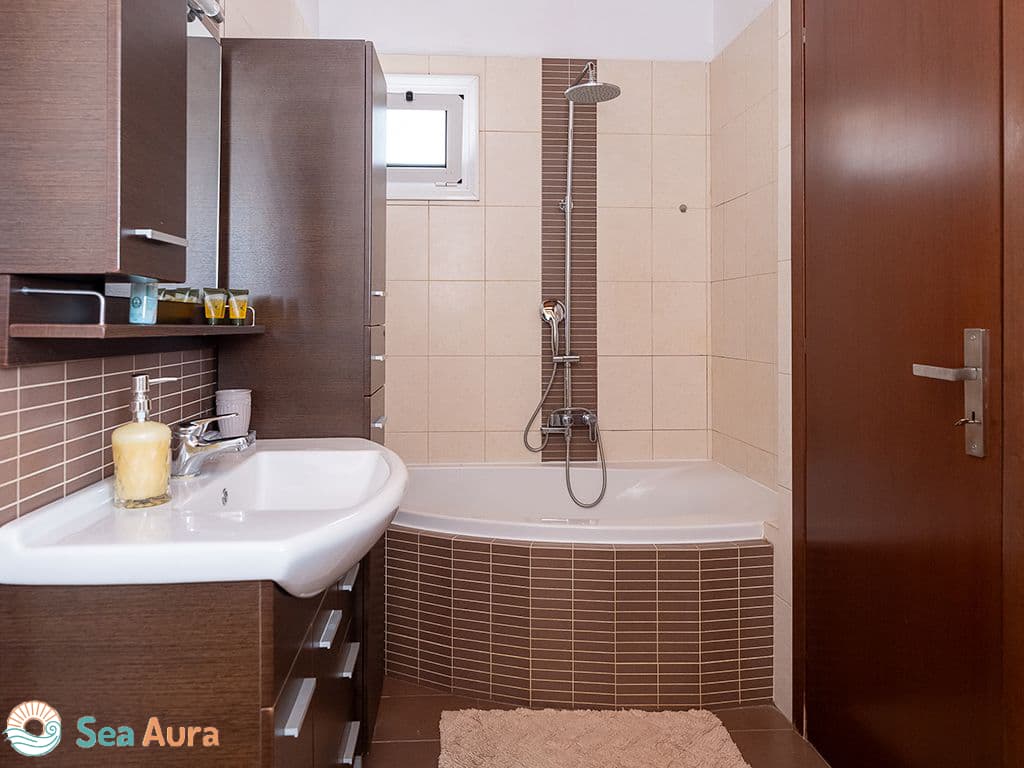 Sea Aura Apartment - Image 9